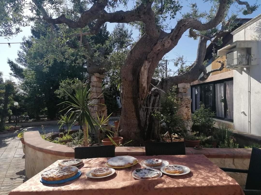 Bed & Breakfast L'isola Felice E Trulli Sotto Le Stelle Castellana Grotte